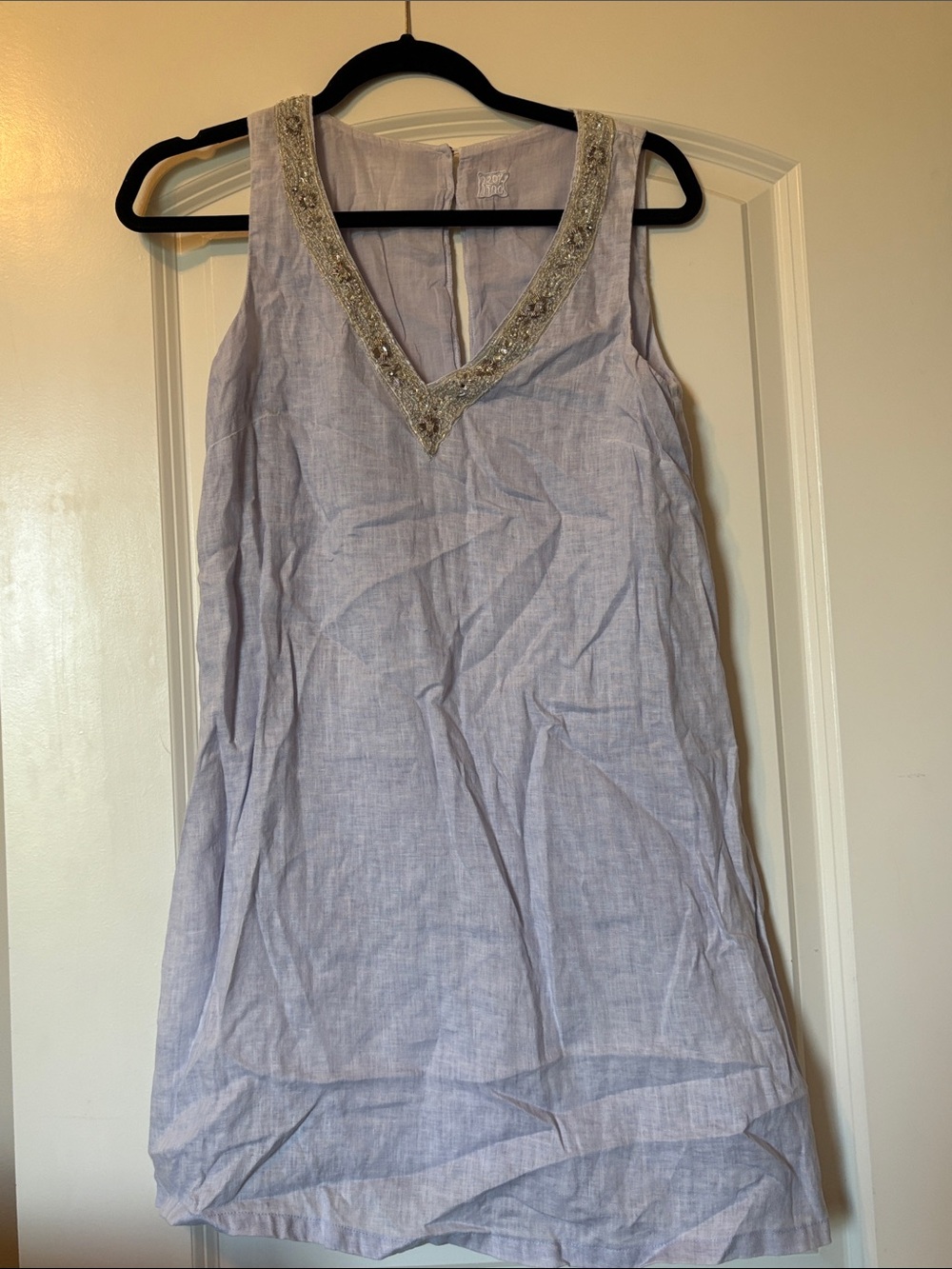 Sleeveless Embellished V-Neck Women’s Top — Light Lavender